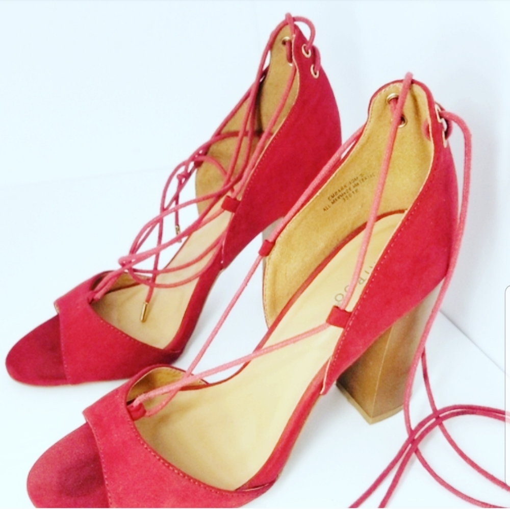 Red Peeptoe Heels 👠